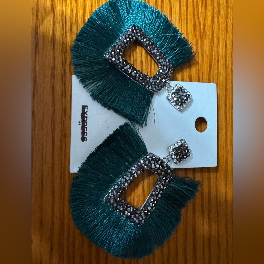 Green Peacock Fashion Earrings 🦚